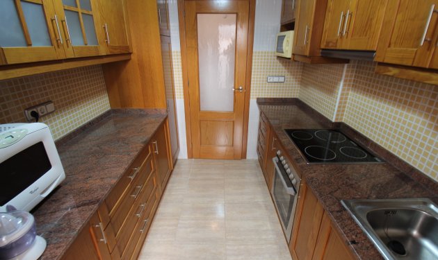 Resale - Apartament - Torrevieja - Pueblo