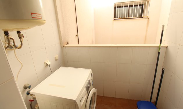 Resale - Apartament - Torrevieja - Pueblo