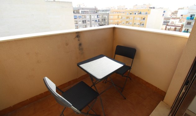 Resale - Apartament - Torrevieja - Pueblo