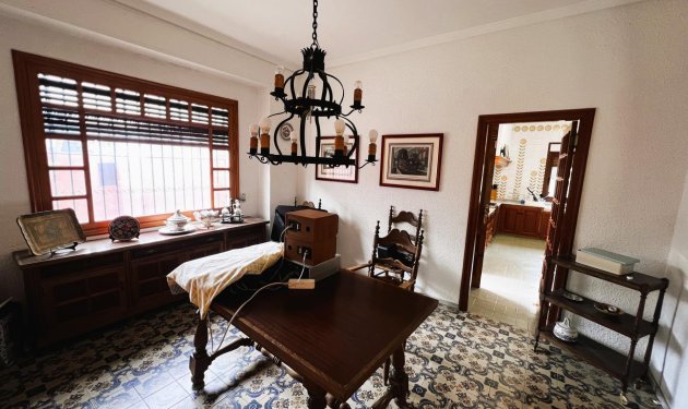 Herverkoop - Chalet - Elche - Ciudad Jardin