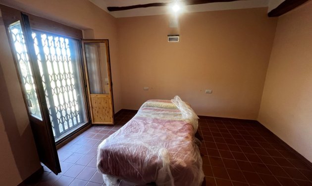 Resale - Finca rústica - Bocairent - Sierra de Mariola