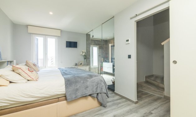 Resale - Bungalow - Arenales del Sol - Zona paseo maritimo