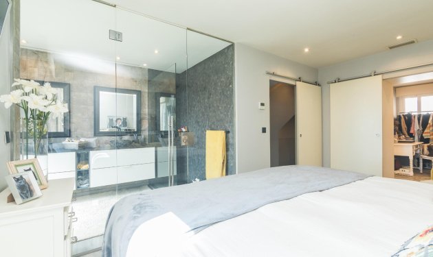 Resale - Bungalow - Arenales del Sol - Zona paseo maritimo