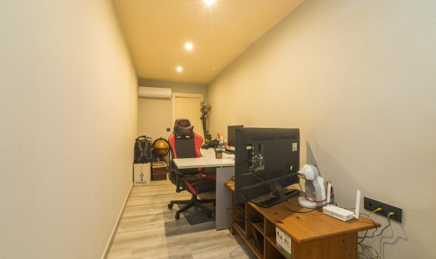 Resale - Bungalow - Arenales del Sol - Zona paseo maritimo