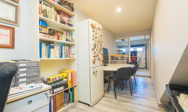 Resale - Bungalow - Arenales del Sol - Zona paseo maritimo