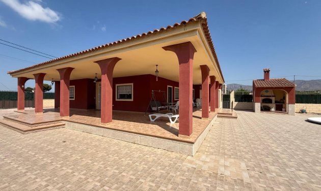 Odsprzedaż - Szalet - Albatera