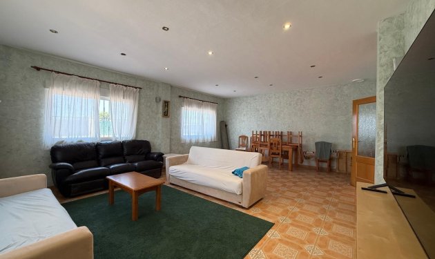 Odsprzedaż - Szalet - Albatera