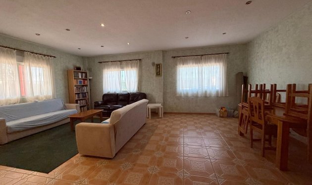 Odsprzedaż - Szalet - Albatera