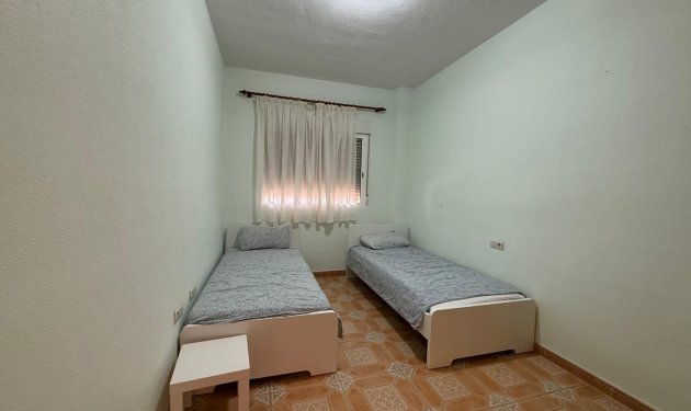 Odsprzedaż - Szalet - Albatera