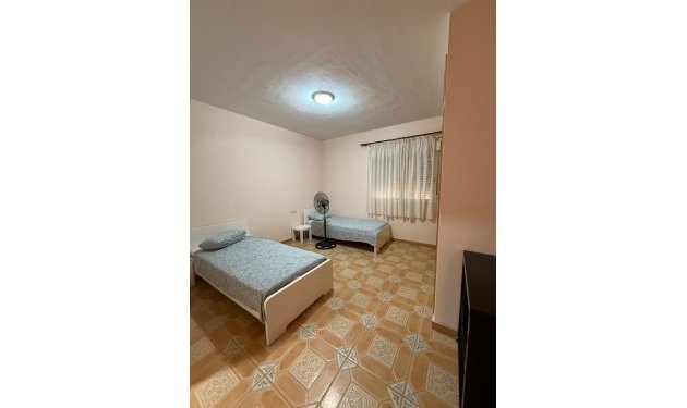 Odsprzedaż - Szalet - Albatera