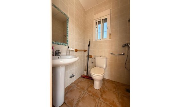 Odsprzedaż - Szalet - Albatera