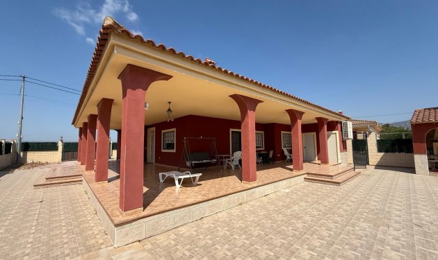 Odsprzedaż - Szalet - Albatera