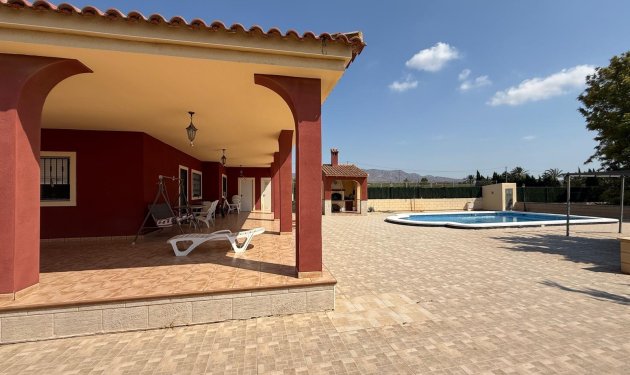 Odsprzedaż - Szalet - Albatera