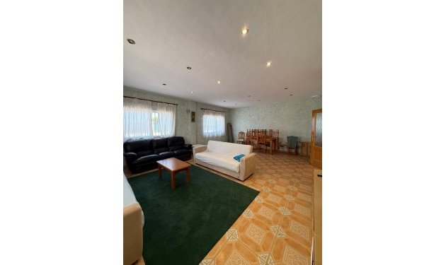 Odsprzedaż - Szalet - Albatera