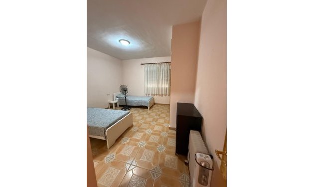 Odsprzedaż - Szalet - Albatera