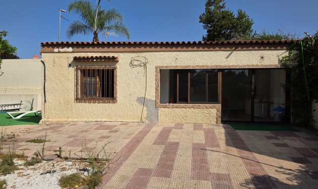 Resale - Chalet - Alicante - La Albufereta