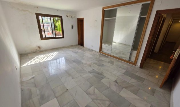 Resale - Chalet - Alicante - La Albufereta