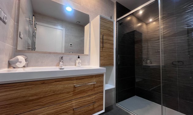 Resale - Apartamento - Elche - Playa arenales del sol