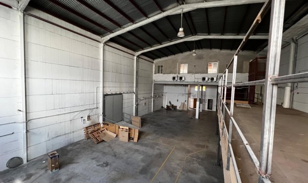 Resale - Nave industrial - Elche Pedanías - Jubalcoi-Saladas