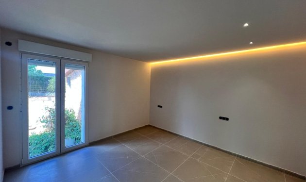 Resale - Chalet - Elche Pedanías - Valverde