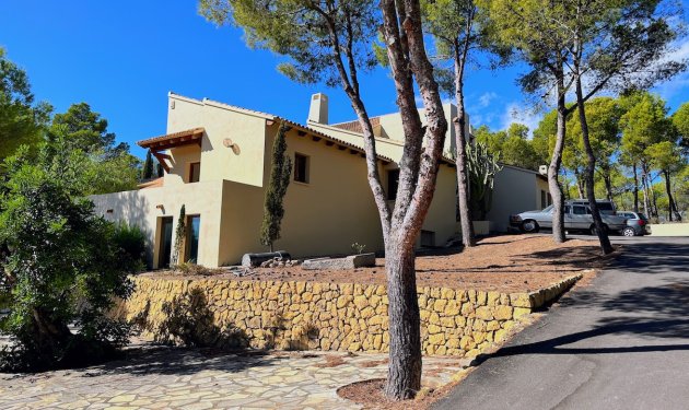 Resale - Villa - Altea