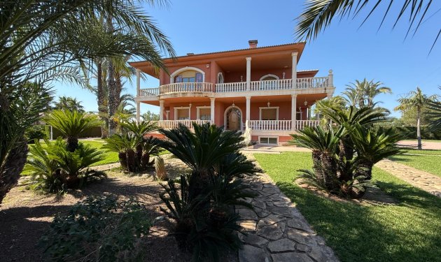 Resale - Chalet - Valverde (Alicante) - Valverde