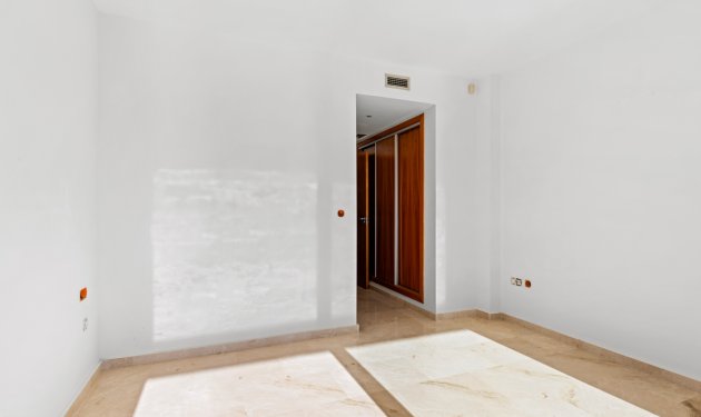 Resale - Apartment - Altea