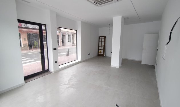 Long Term Rental - Local comercial - Torrevieja - La Mata