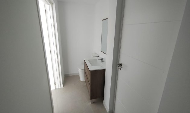 Long Term Rental - Local comercial - Torrevieja - La Mata