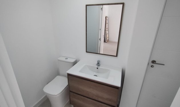 Long Term Rental - Local comercial - Torrevieja - La Mata