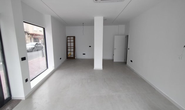 Long Term Rental - Local comercial - Torrevieja - La Mata