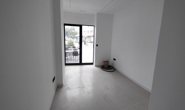 Long Term Rental - Local comercial - Torrevieja - La Mata