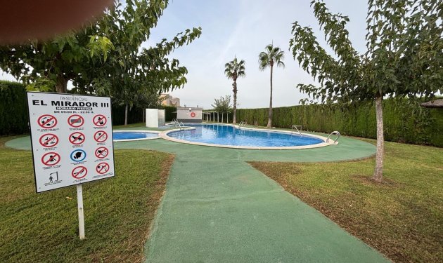 Resale - Bungalow - Torrevieja - El chaparral