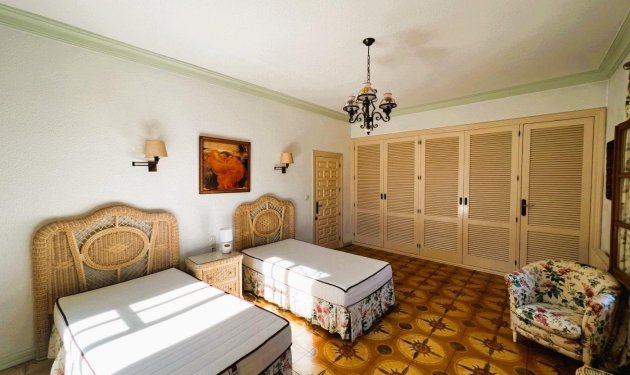 Resale - Finca rústica - Novelda - SERRETA