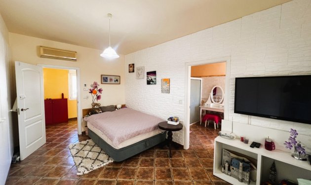 Herverkoop - Chalet - Orihuela