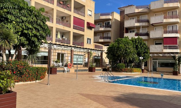Resale - Apartamento - Orihuela Costa - Campoamor