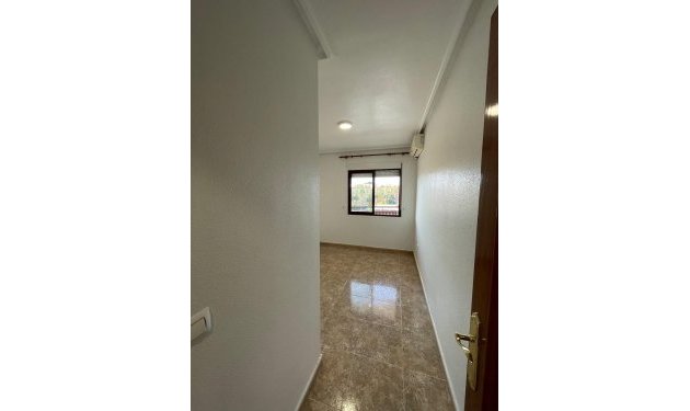 Resale - Apartamento - Orihuela Costa - Campoamor