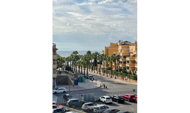Resale - Apartamento - Orihuela Costa - Campoamor