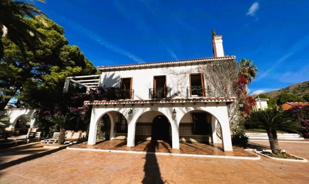 Resale - Finca rústica - Novelda - SERRETA