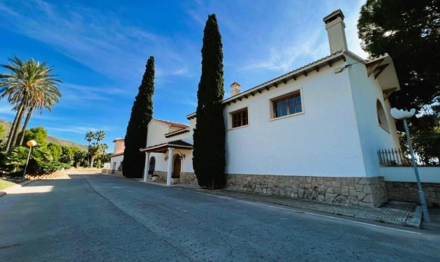 Resale - Finca rústica - Novelda - SERRETA