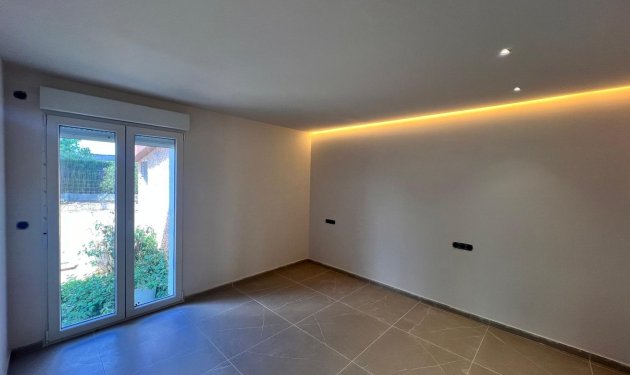 Resale - Chalet - Elche Pedanías - Valverde