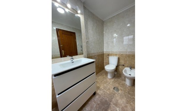 Resale - Apartamento - Orihuela Costa - Campoamor