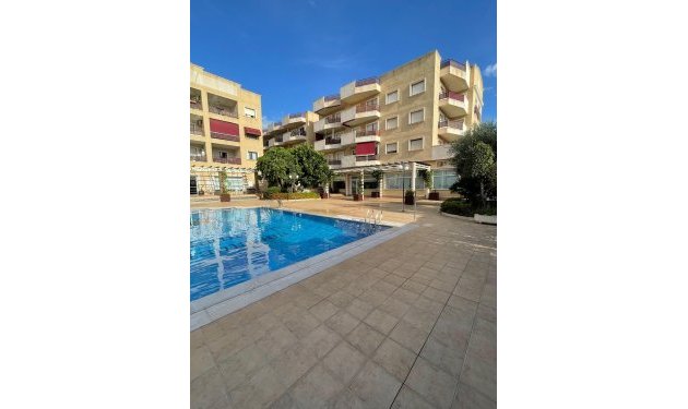 Resale - Apartamento - Orihuela Costa - Campoamor