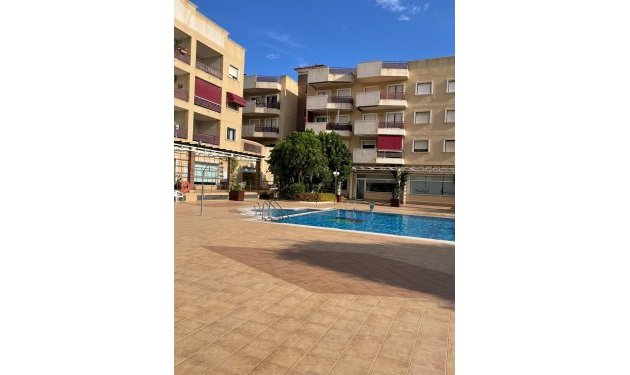 Resale - Apartamento - Orihuela Costa - Campoamor