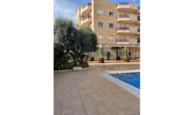 Resale - Apartamento - Orihuela Costa - Campoamor