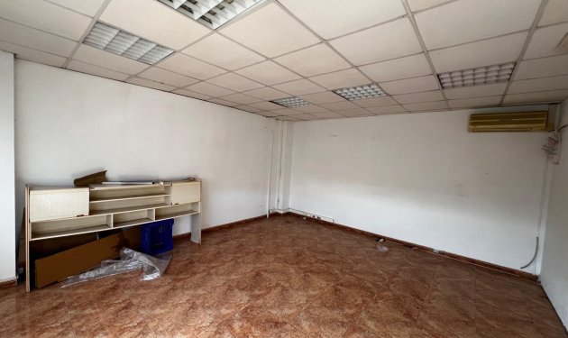 Resale - Nave industrial - Elche Pedanías - Jubalcoi-Saladas