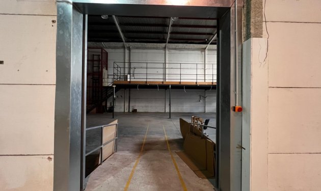 Resale - Nave industrial - Elche Pedanías - Jubalcoi-Saladas