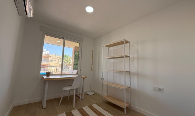 Resale - Piso - Torrevieja - Playa de los Naufragos