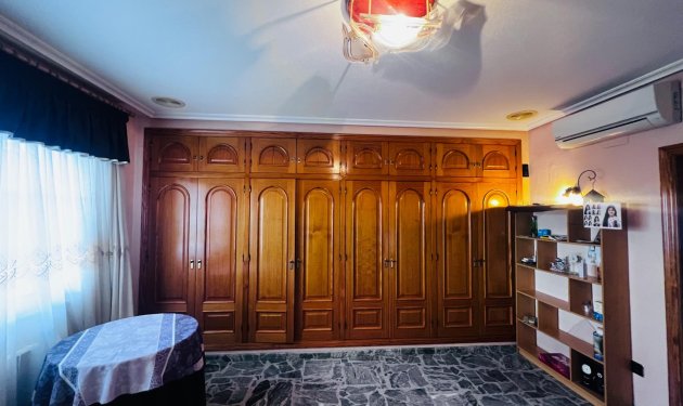 Resale - Chalet - Elche - Ciudad Jardin