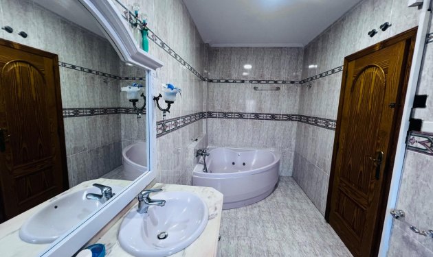 Resale - Chalet - Elche - Ciudad Jardin